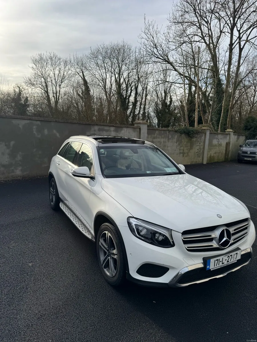 2017 Mercedes GLC 220d 4matic pan roof - Image 3