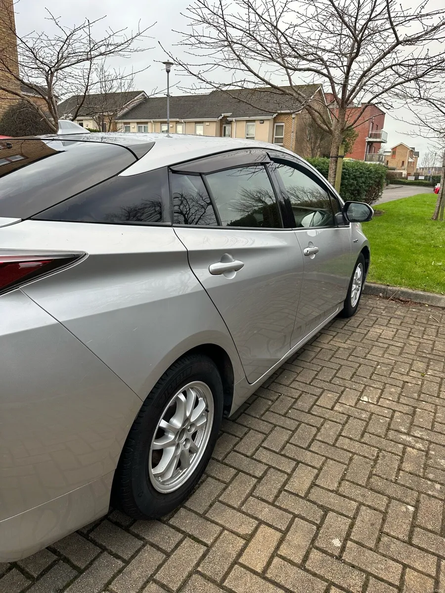 Toyota Prius - Image 4