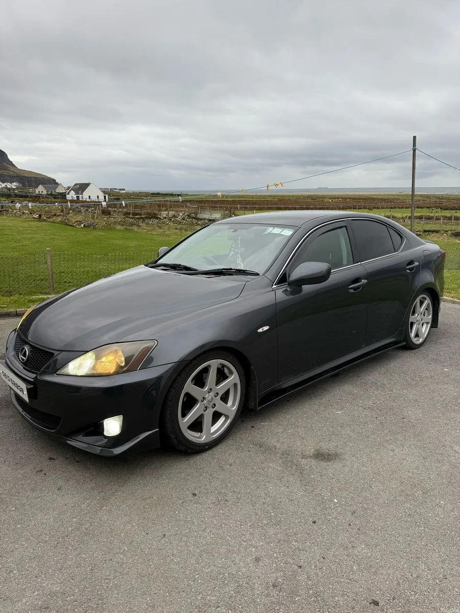 Lexus is 250 - Image 4