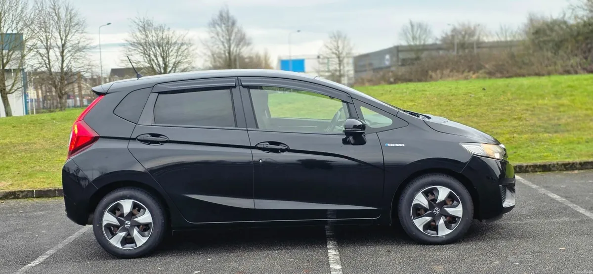 HONDA FIT 2016 HYBRID PUSH START - Image 3