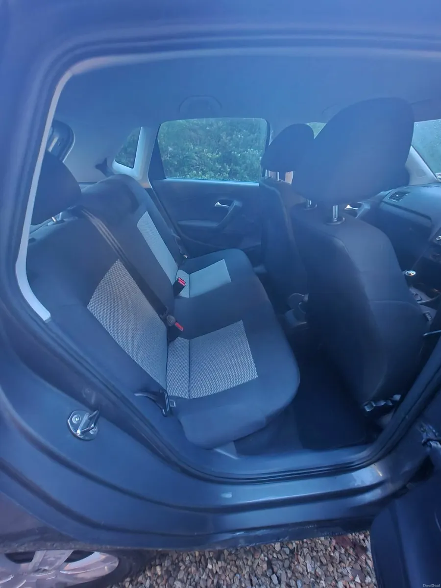 Volkswagen Polo 2011 - Image 2