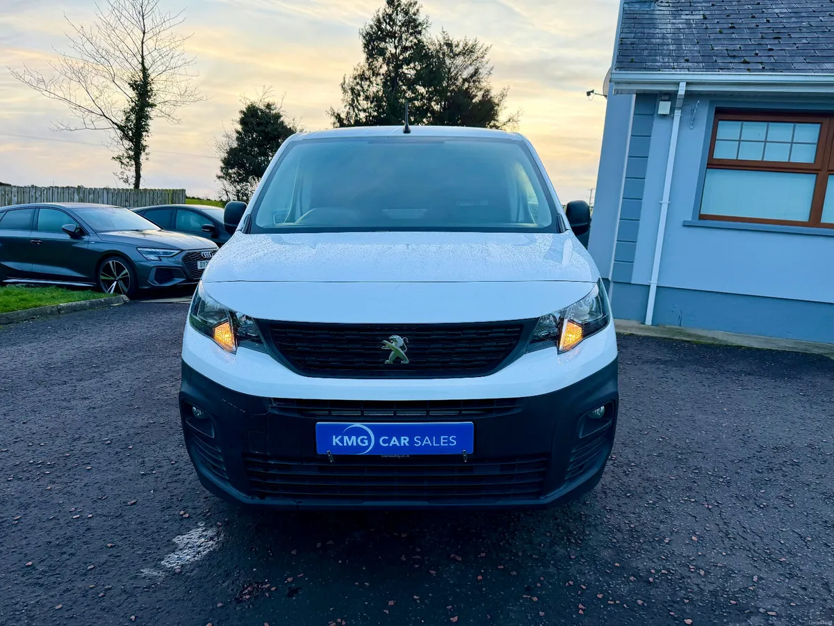 2019 Peugeot Partner 1.5 100bhp Professional - Image 2