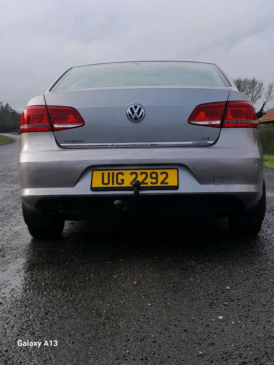 Volkswagen Passat S Bluemotion - Image 2