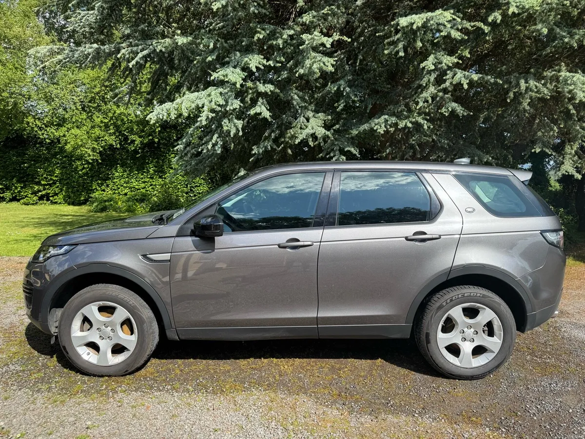 Land Rover Discovery Sport - Image 2