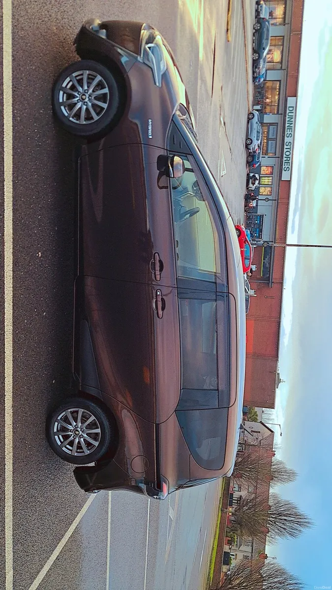 Tayota sienta - Image 4