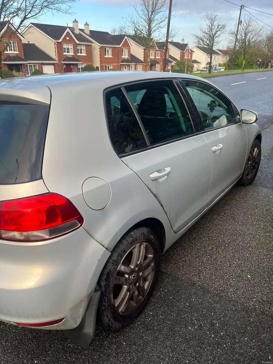 Volkswagen Golf 2010 - Image 3