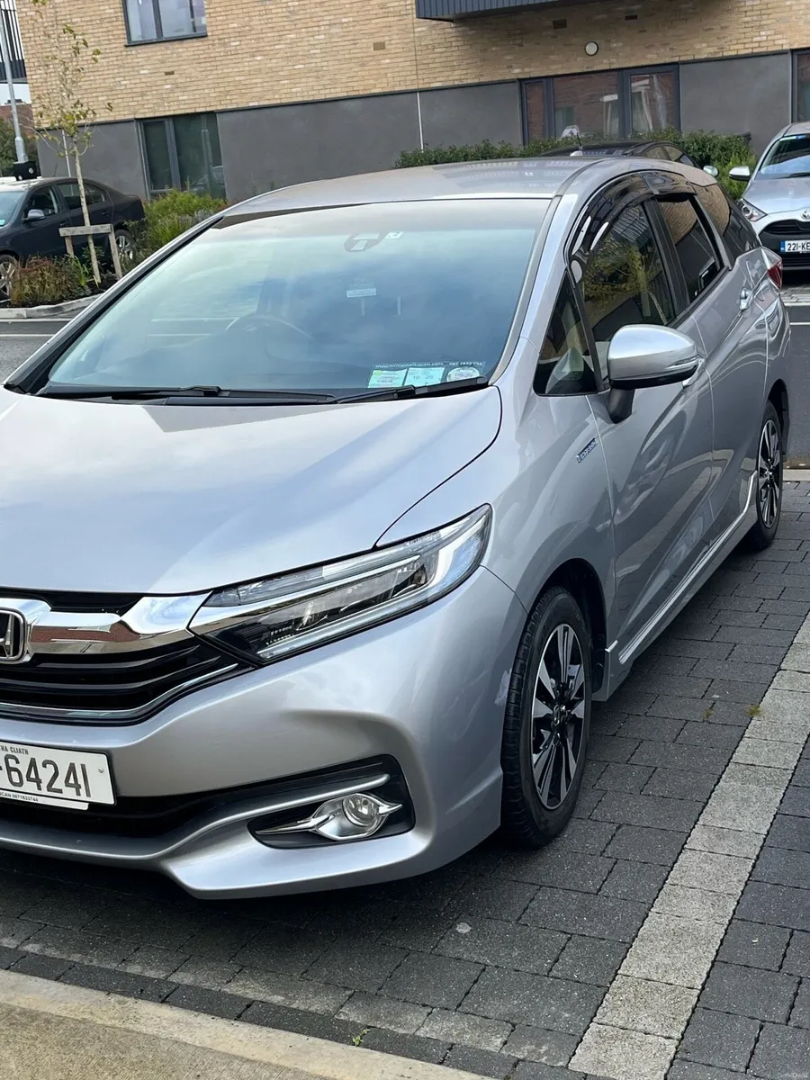 Honda Shuttle 1.5L Petrol Hybrid - Image 1