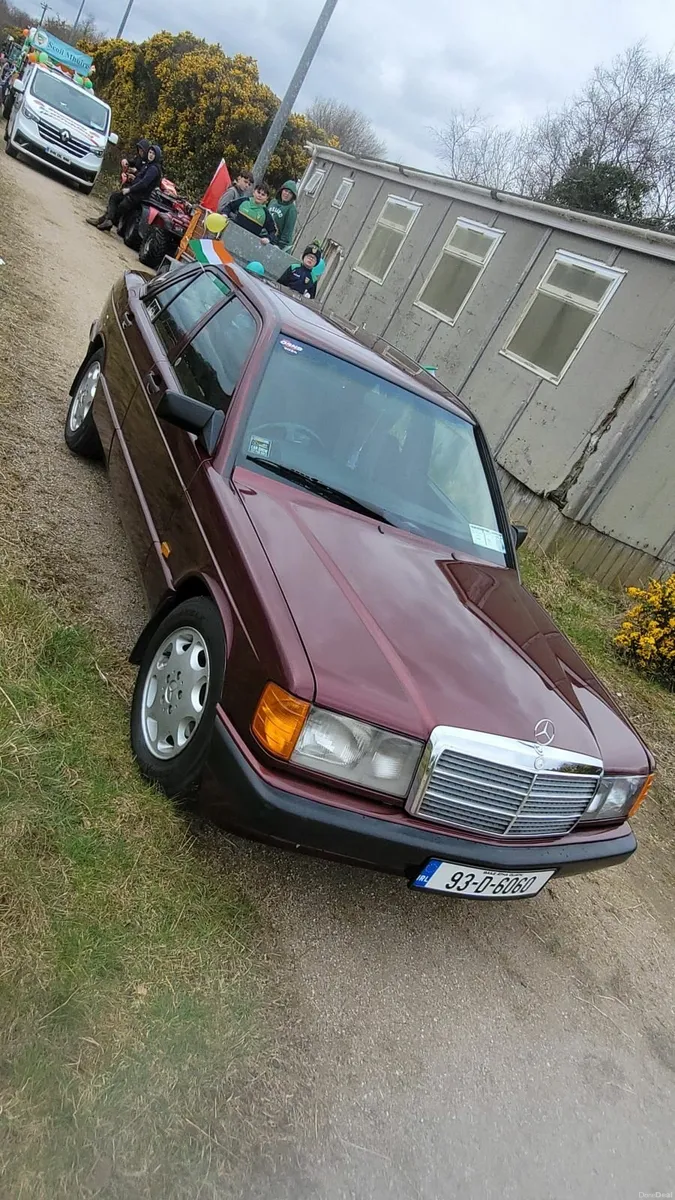 Mercedes-Benz E-Class 1993 - Image 3