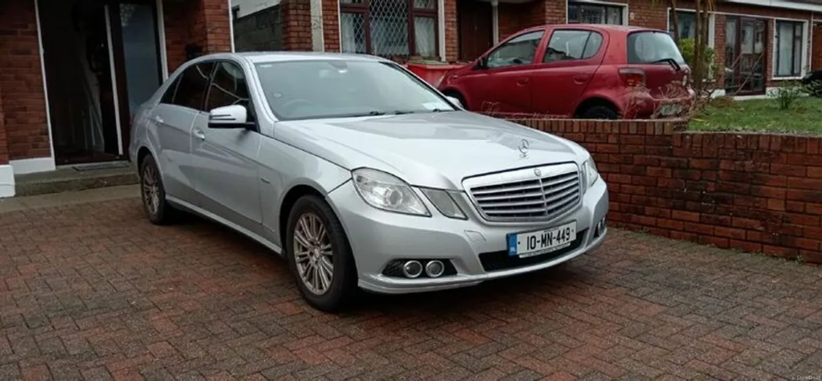 Mercedes-Benz E-Class 2010 - Image 1