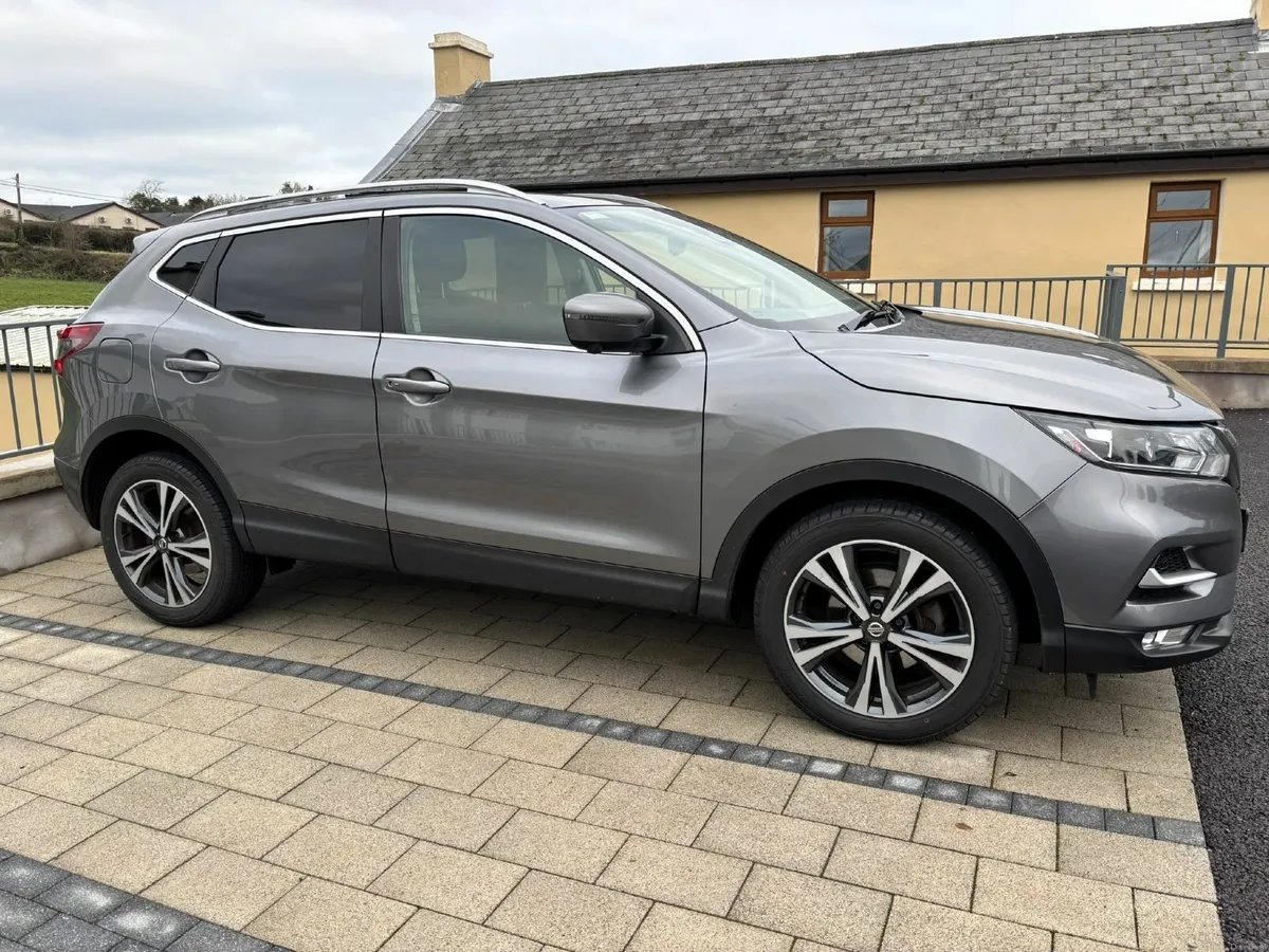 Nissan Qashqai N-Connecta 360 1.5 DCI 5DR 2018 - Image 2