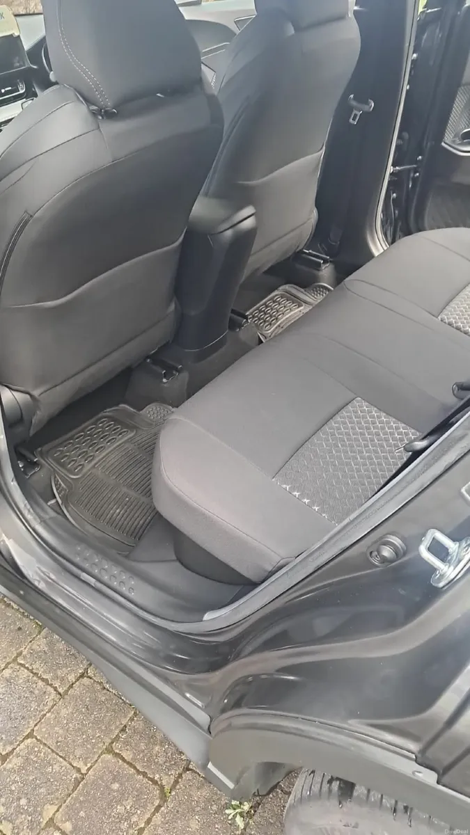 Toyota C-HR 2022 - Image 2