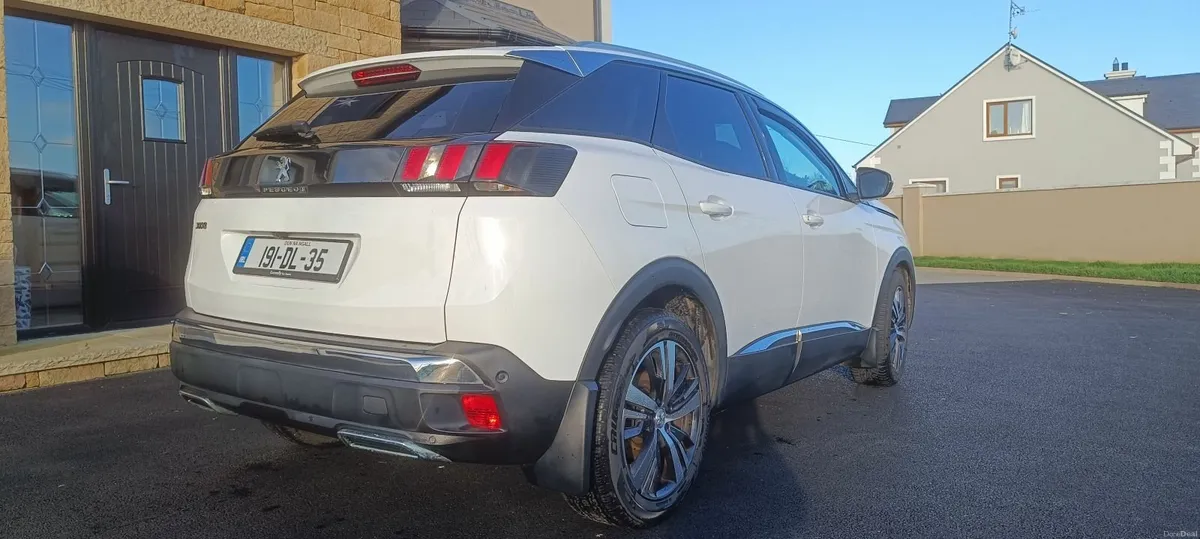2019 Peugeot 3008 ALLURE LOW MILEAGE - Image 3