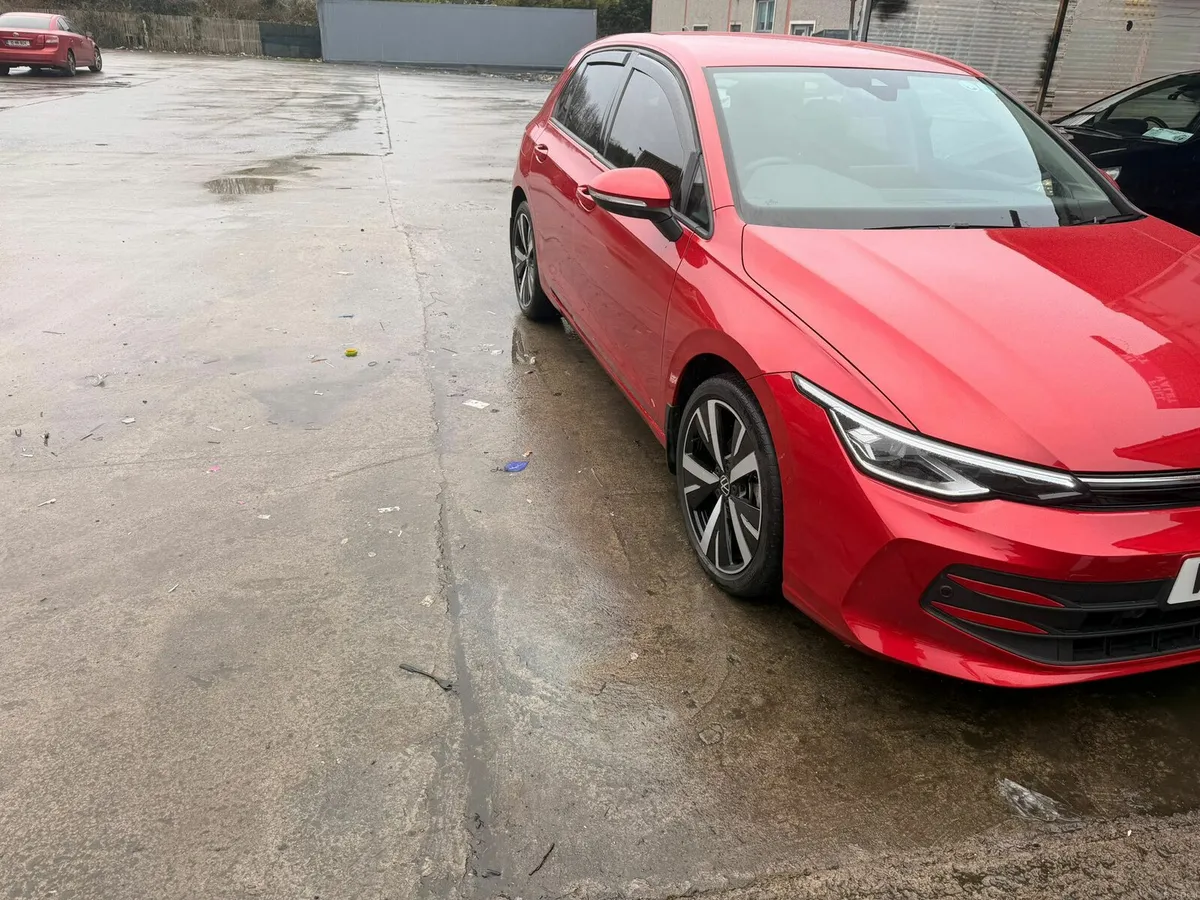 Volkswagen golf - Image 2