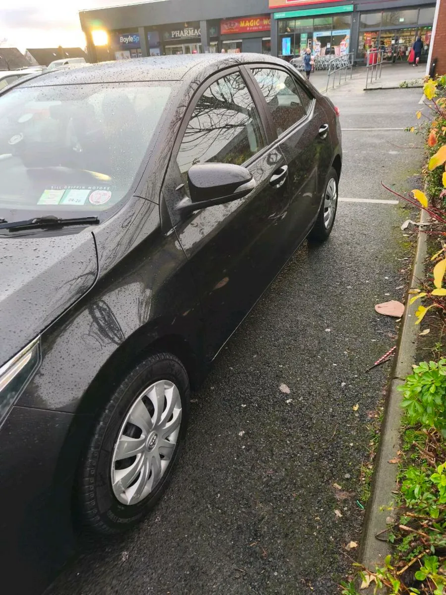 Toyota Corolla - Image 2