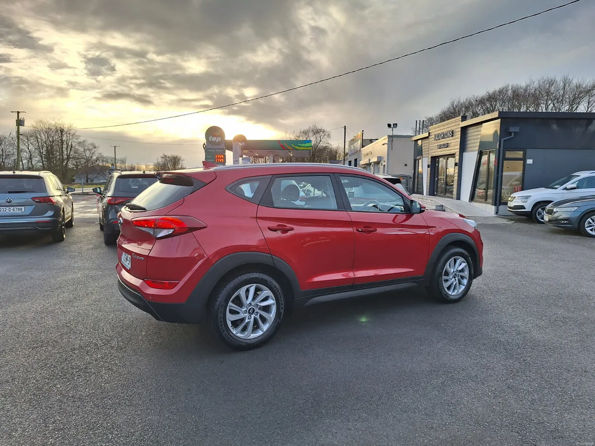 Hyundai Tucson 1.7 Auto *Heated Seats/High Spec - Image 3