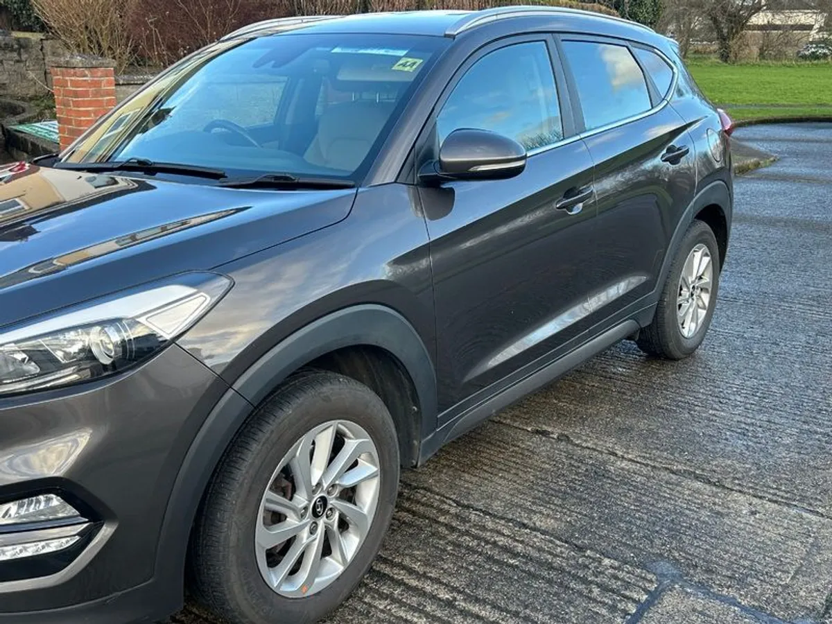 2016 Hyundai Tucson 1.7 premium CRDi - Image 2