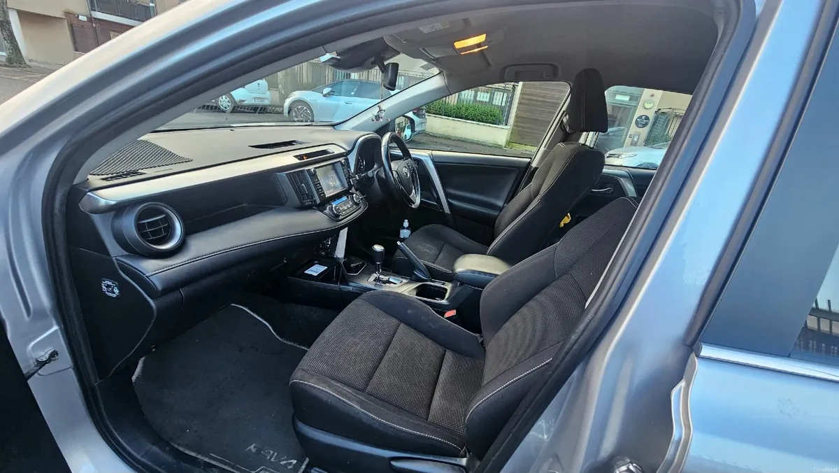 Toyota RAV4 2017 - Image 3