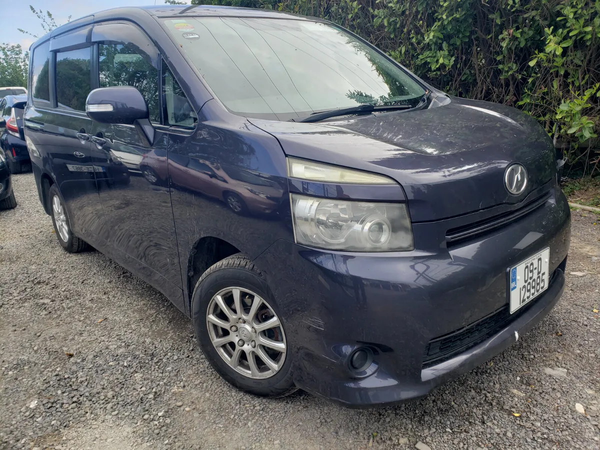 Toyota Voxy 2009 - Image 3