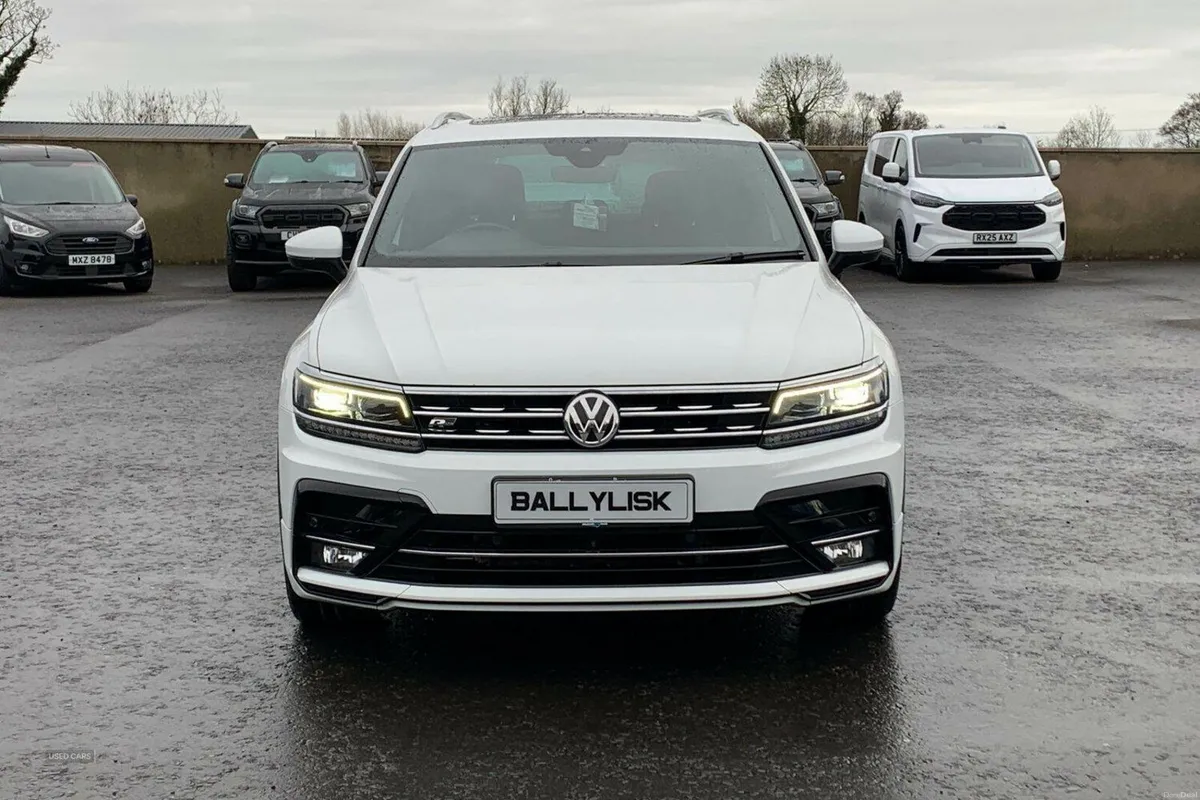 Volkswagen Tiguan 2.0 TDI R-Line Tech DSG in White - Image 4