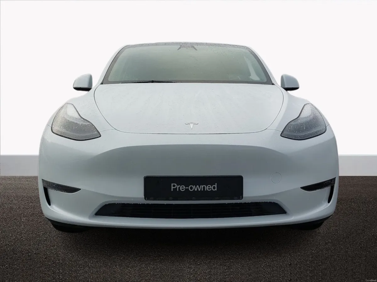 Tesla Model Y 2023 Dual Motor - Image 2