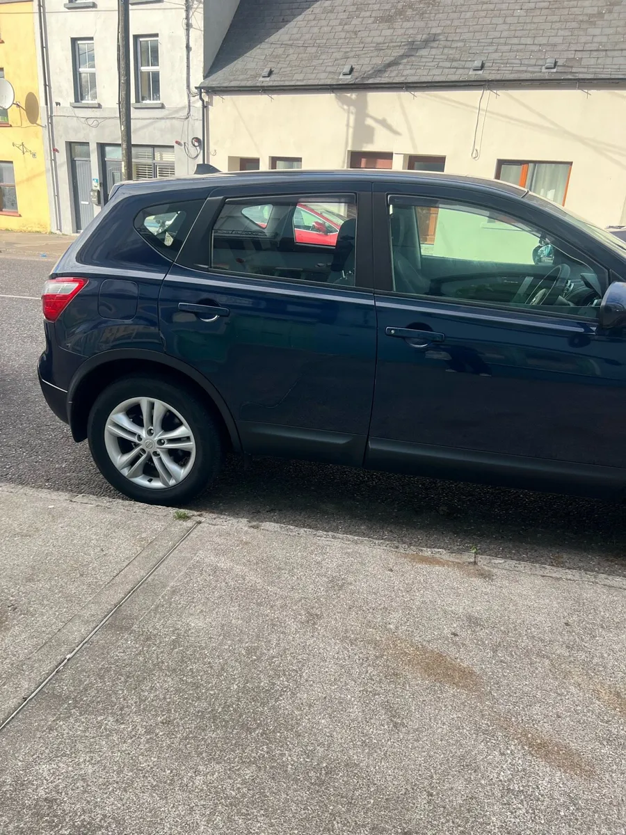 Nissan car - Image 3