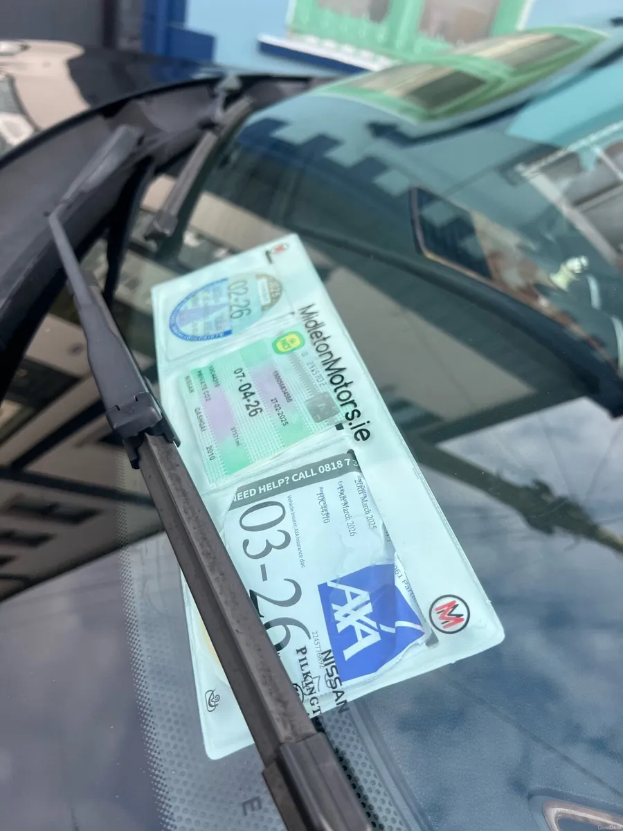 Nissan car - Image 4