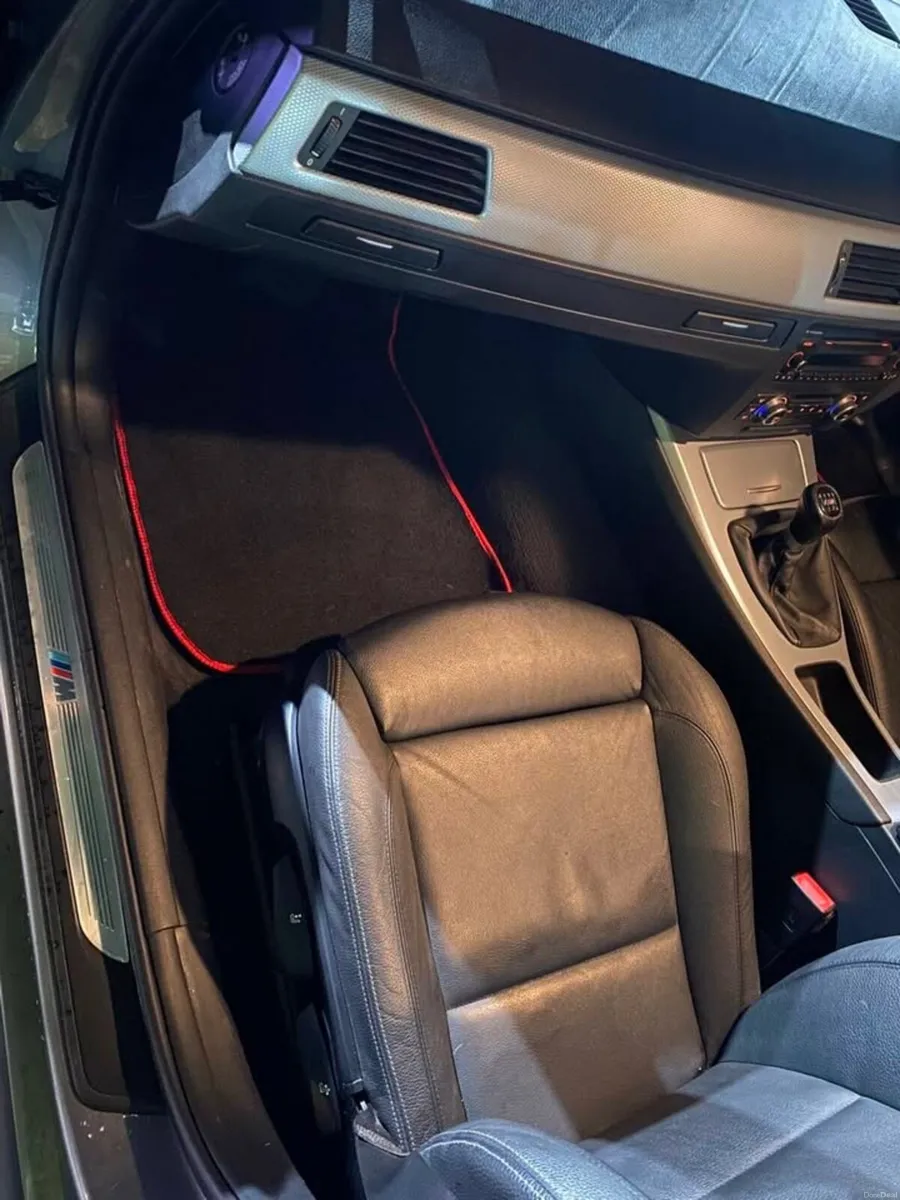 BMW 3-Series 2010 - Image 4