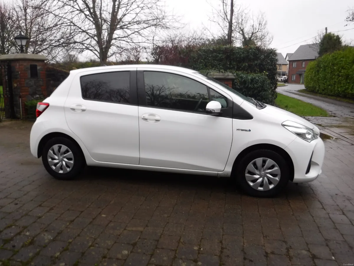 TOYOTA YARIS VITZ 1.5 AUTO HYBRID LOW MILES - Image 2