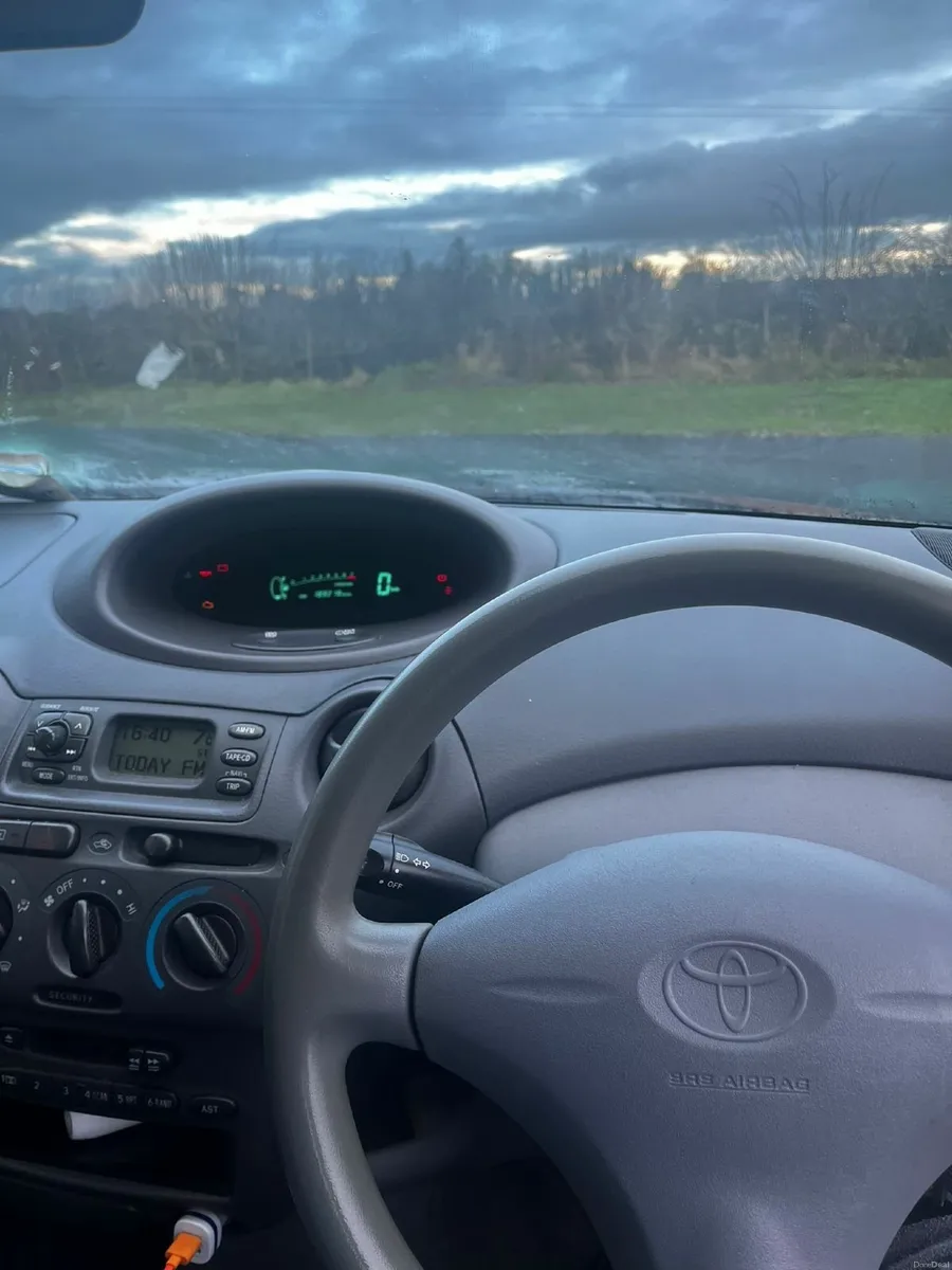 Toyota Yaris 1.0 TERRA - Image 3