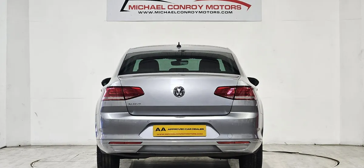 Volkswagen Passat SE Business 2018 - Image 2