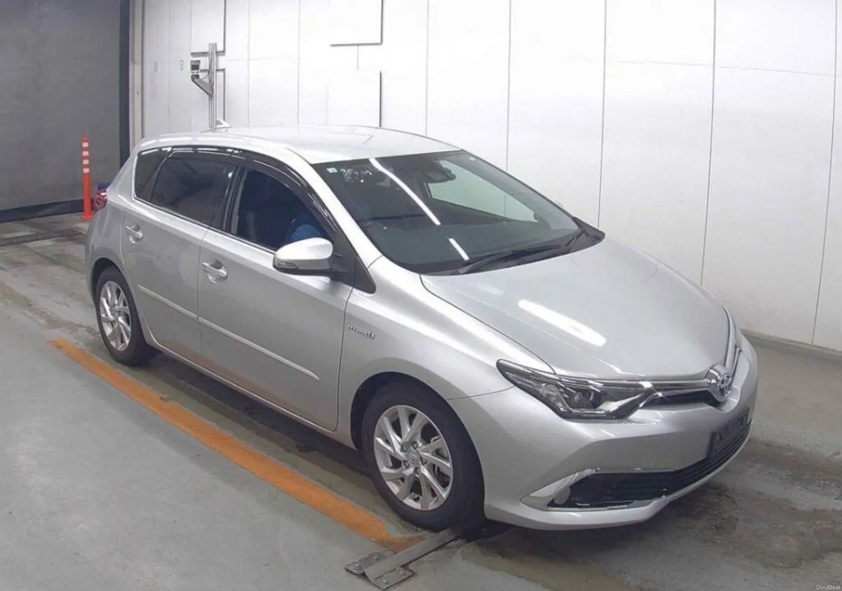 2016 Toyota Auris Hybrid - Image 1