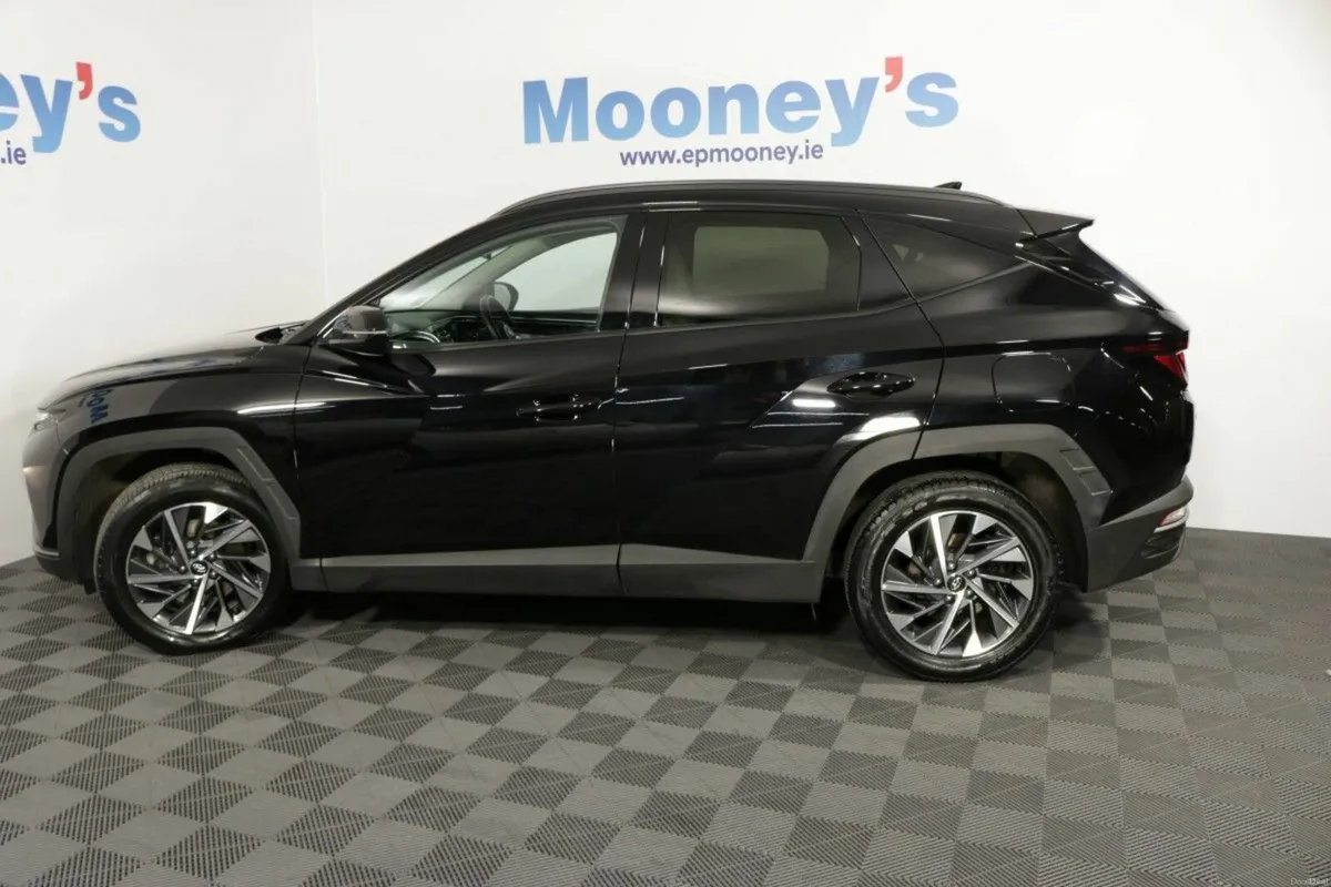 Hyundai Tucson EXECUTIVE 1.6L DIESEL SUV - Image 4