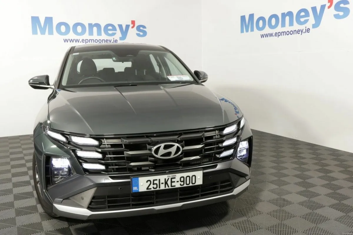 Hyundai Tucson COMFORT PLUS 1.6L DIESEL SUV - Image 3