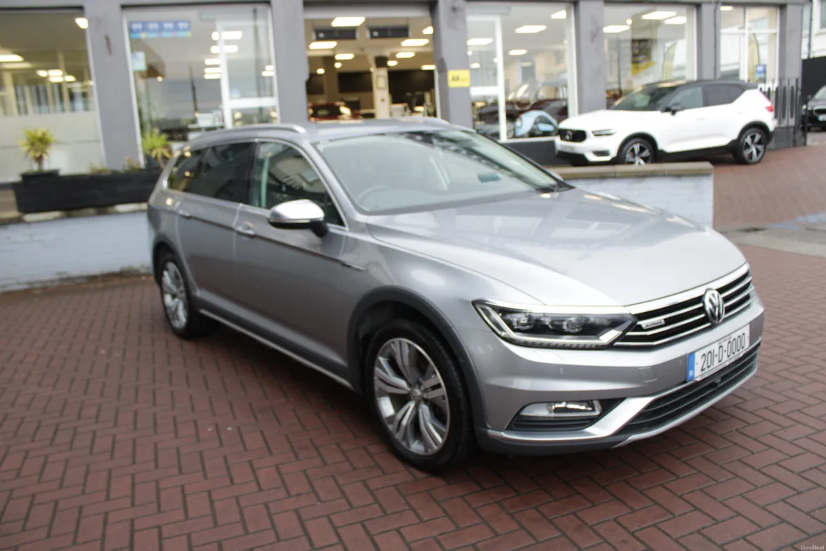 2020 VW PASSAT ALLTRACK - Image 1