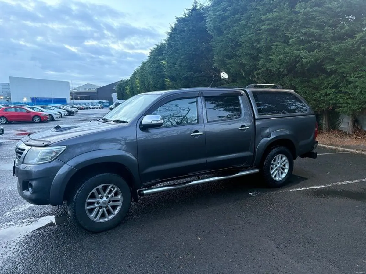 2015 Toyota HiLux - Image 1
