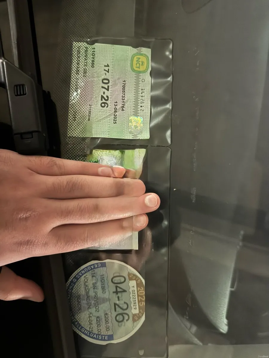 VW Passat 2011 1.6 TDI Bluemotion - Image 3