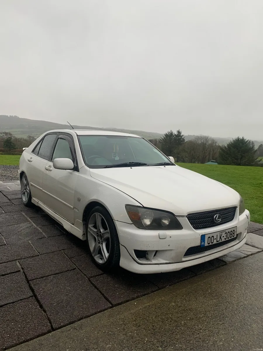 Lexus is200 - Image 1
