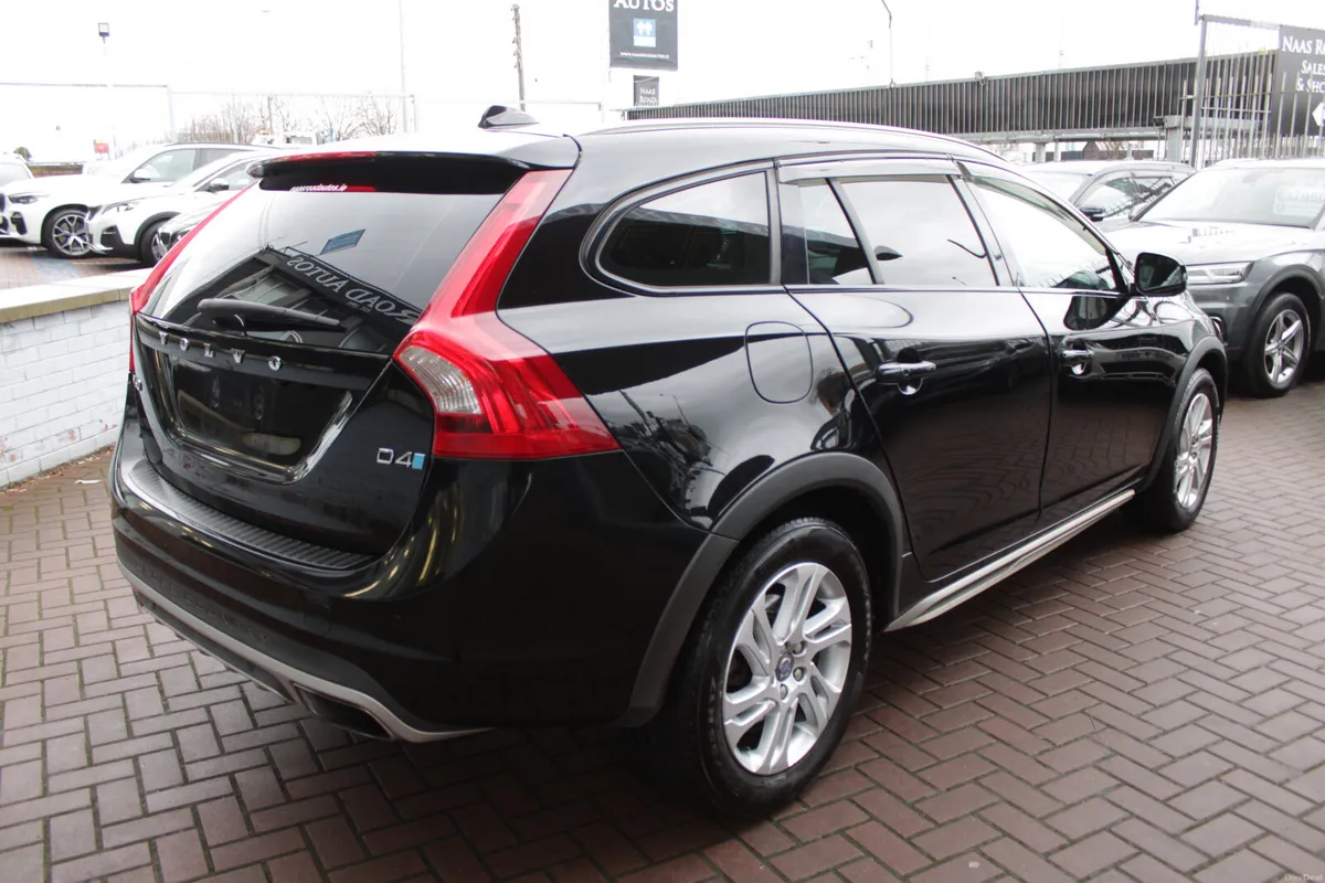 2016 VOLVO V60 CROSS COUNTRY - Image 4