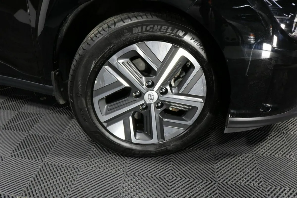 Hyundai KONA ELECTRIC PREMIUM 64 KwH EV - Image 3