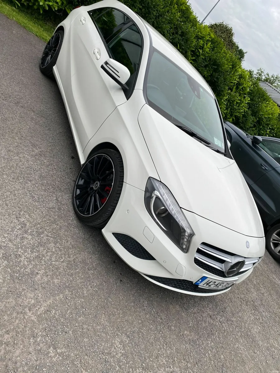 Mercedes-Benz A-Class 2014 - Image 2