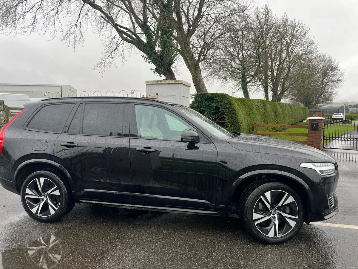 Volvo XC90 T8 R Design 7S AWD 2022 - Image 3