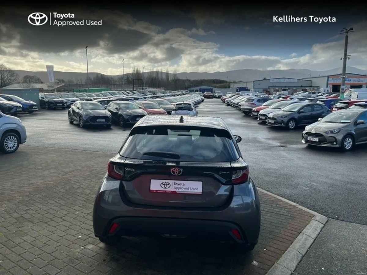 Toyota Yaris Yaris Hybrid Luna - Image 4