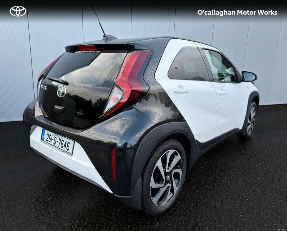 Toyota Aygo X DESIGN WHITE - Image 4
