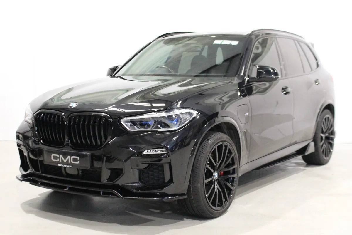 BMW X5 45e 2021 - Bowers & Wilkins Sound - Image 3