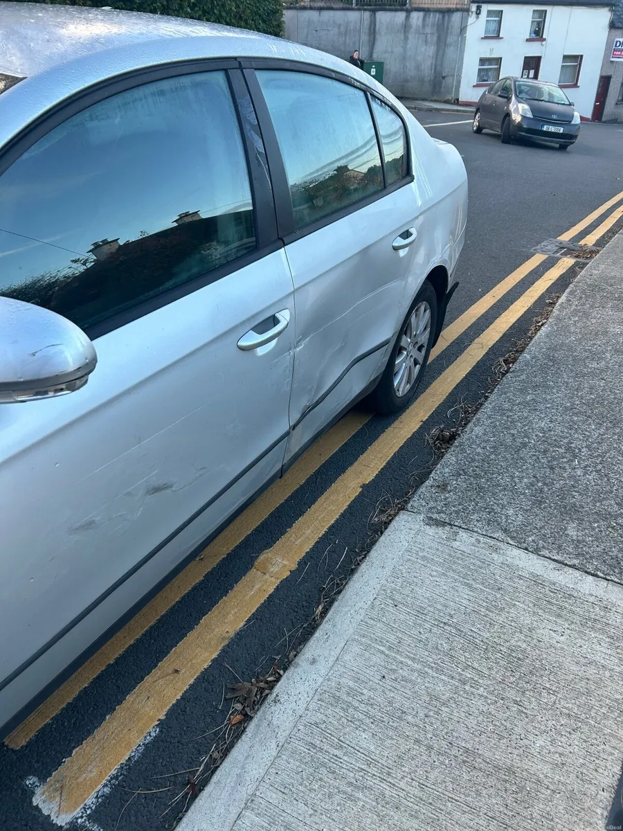 Volkswagen Passat 2008 - Image 2