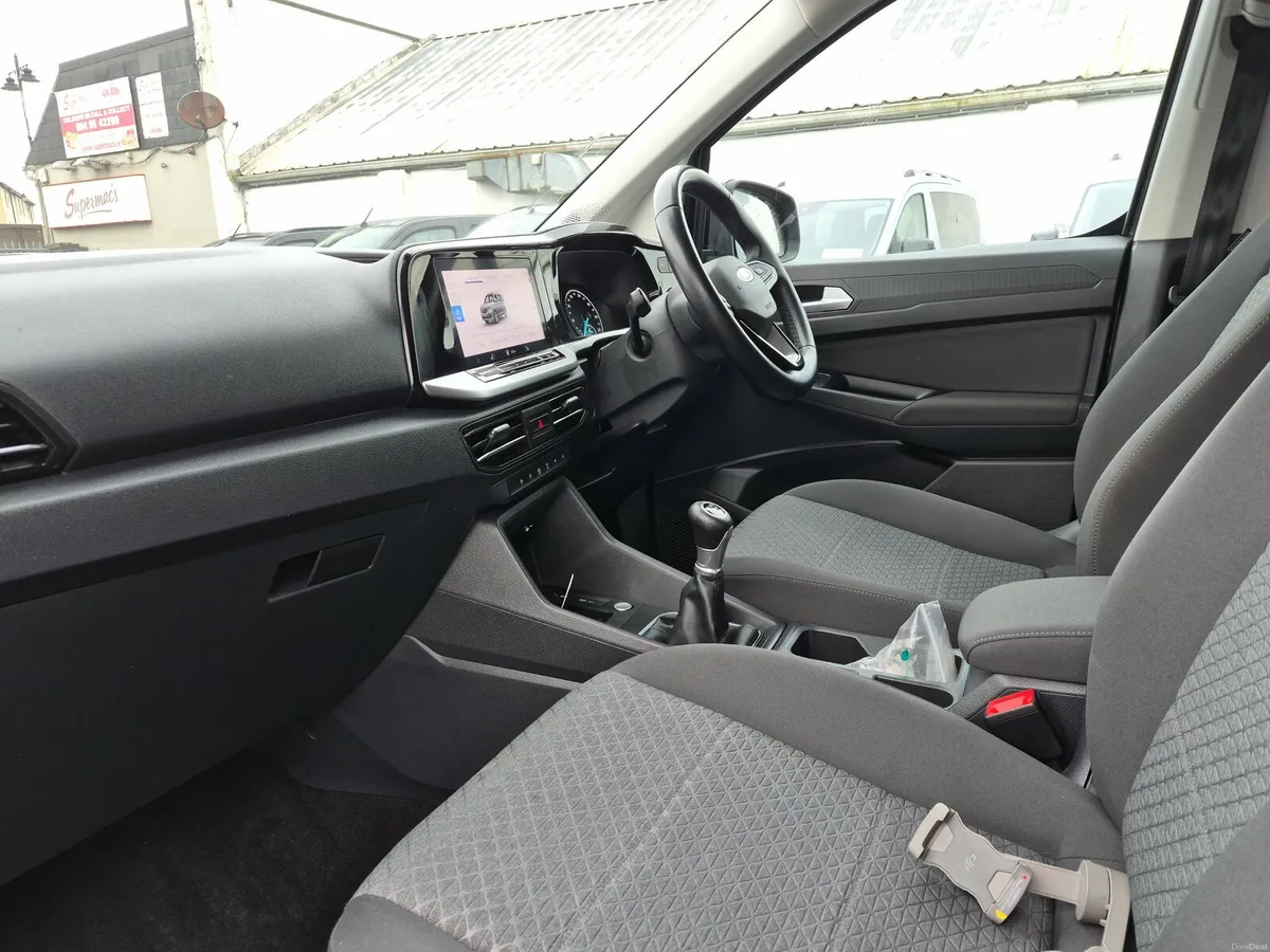 Ford Tourneo Connect Taxi Spec Wheelchair Access - Image 3