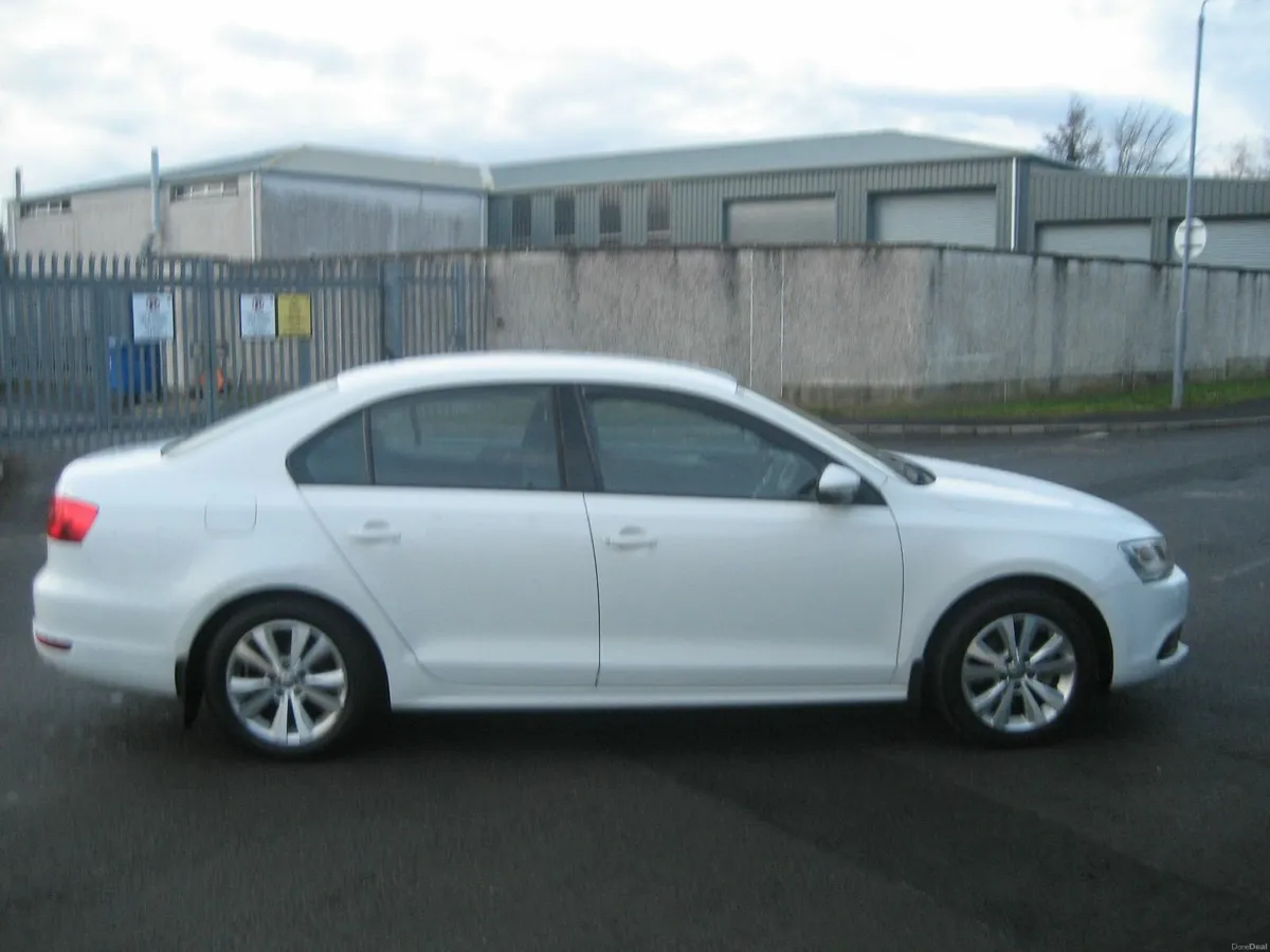 Volkswagen Jetta 2014 1.6 Diesel - Image 2