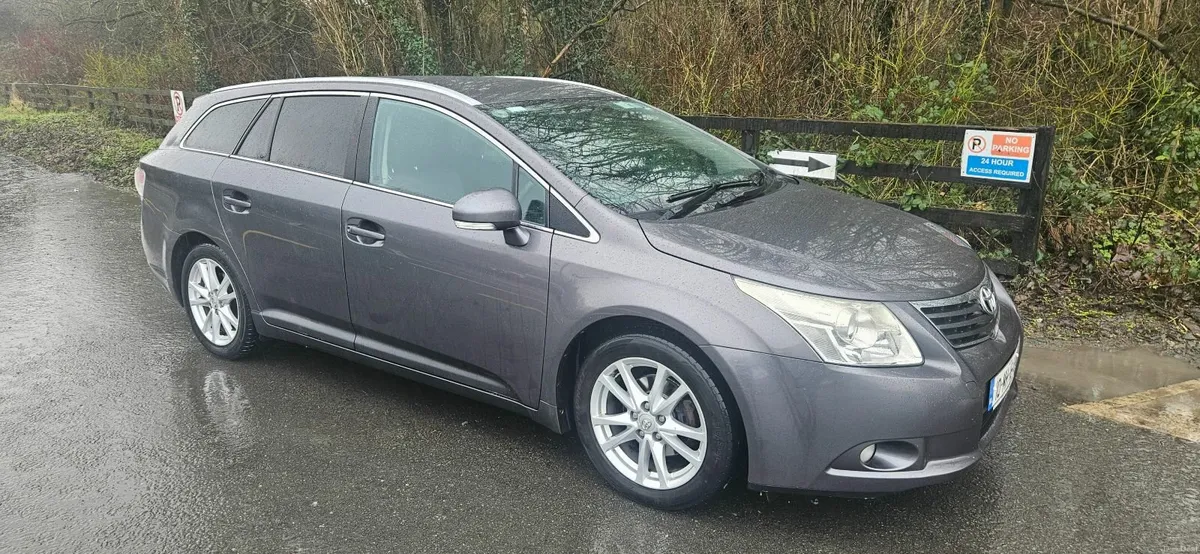 Toyota Avensis 2010 - Image 4
