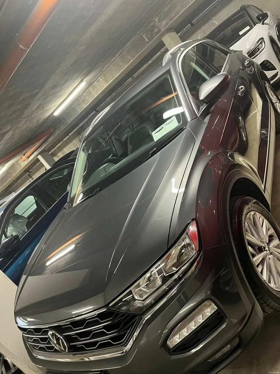 Volkswagen T-Roc - Image 1