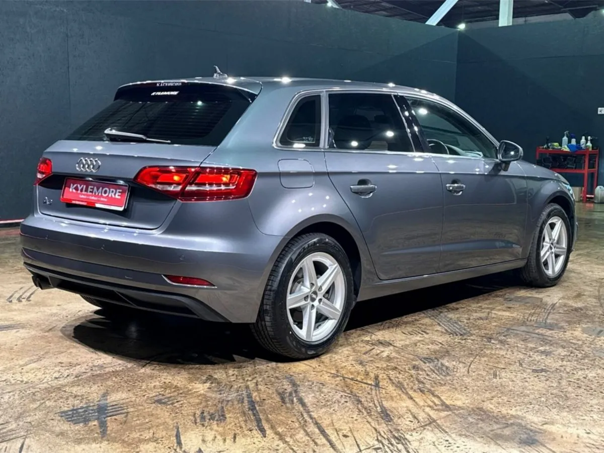 Audi A3 1.4 TFSI - FACTORY ALLOYS - REVERSE CAMERA - Image 4